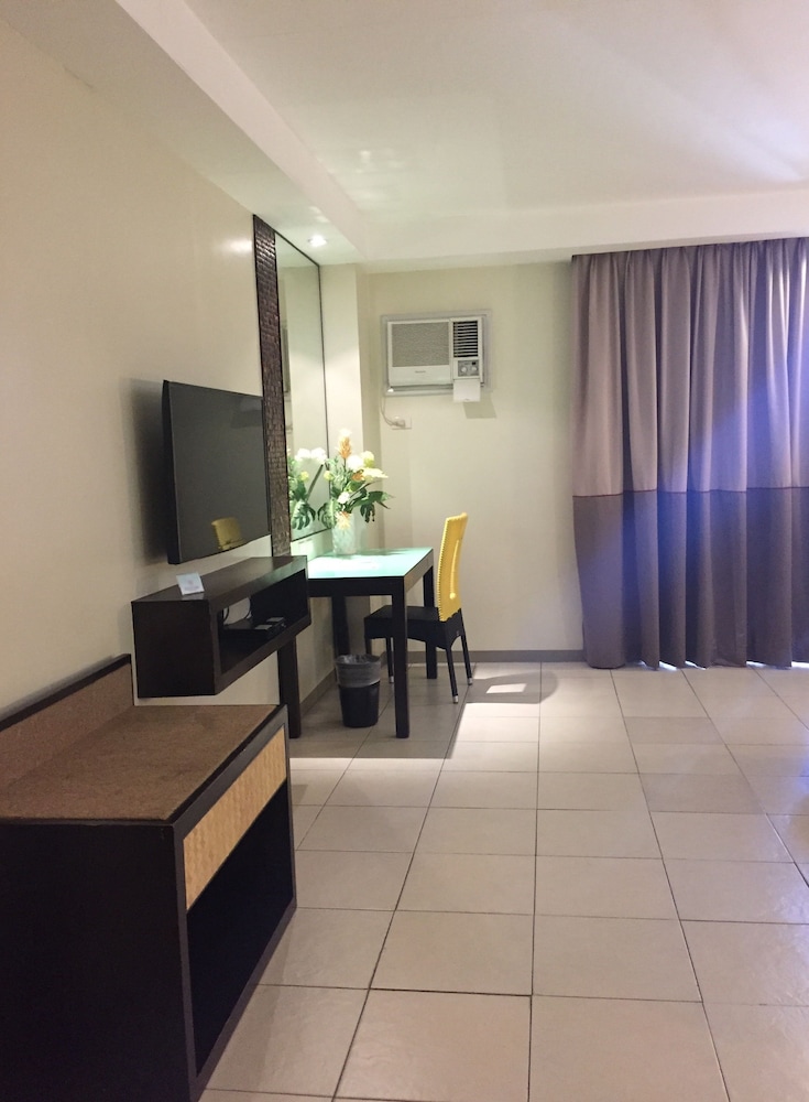 Circle Inn - Iloilo City Center 25/50
