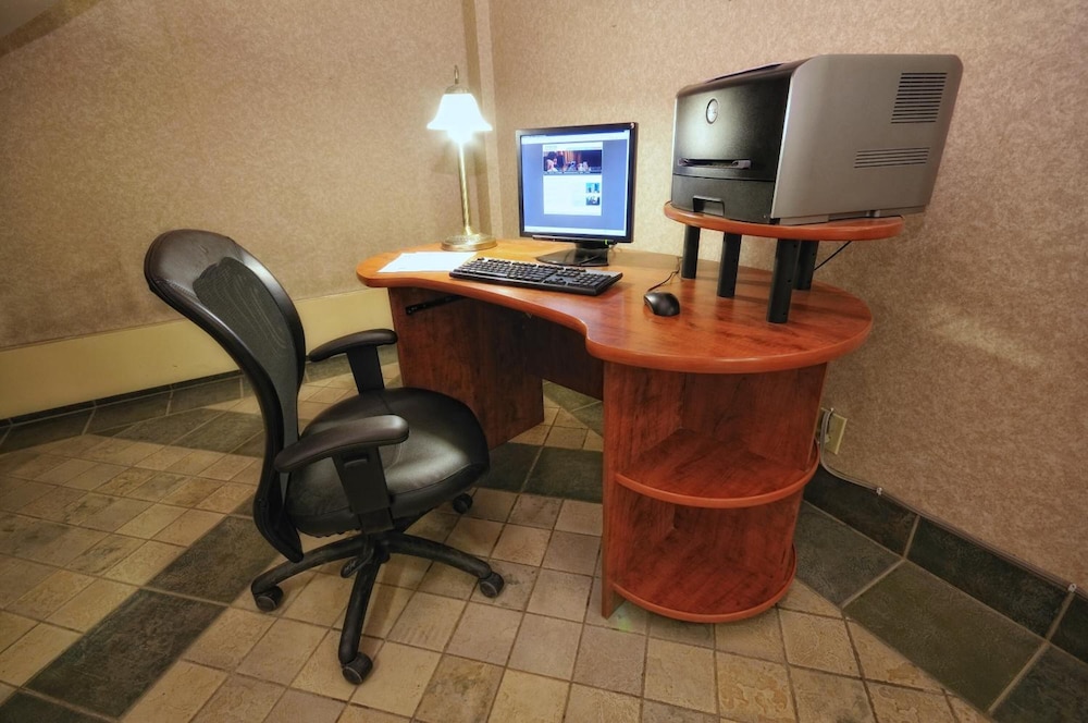 Greenwood Inn & Suites 34/37
