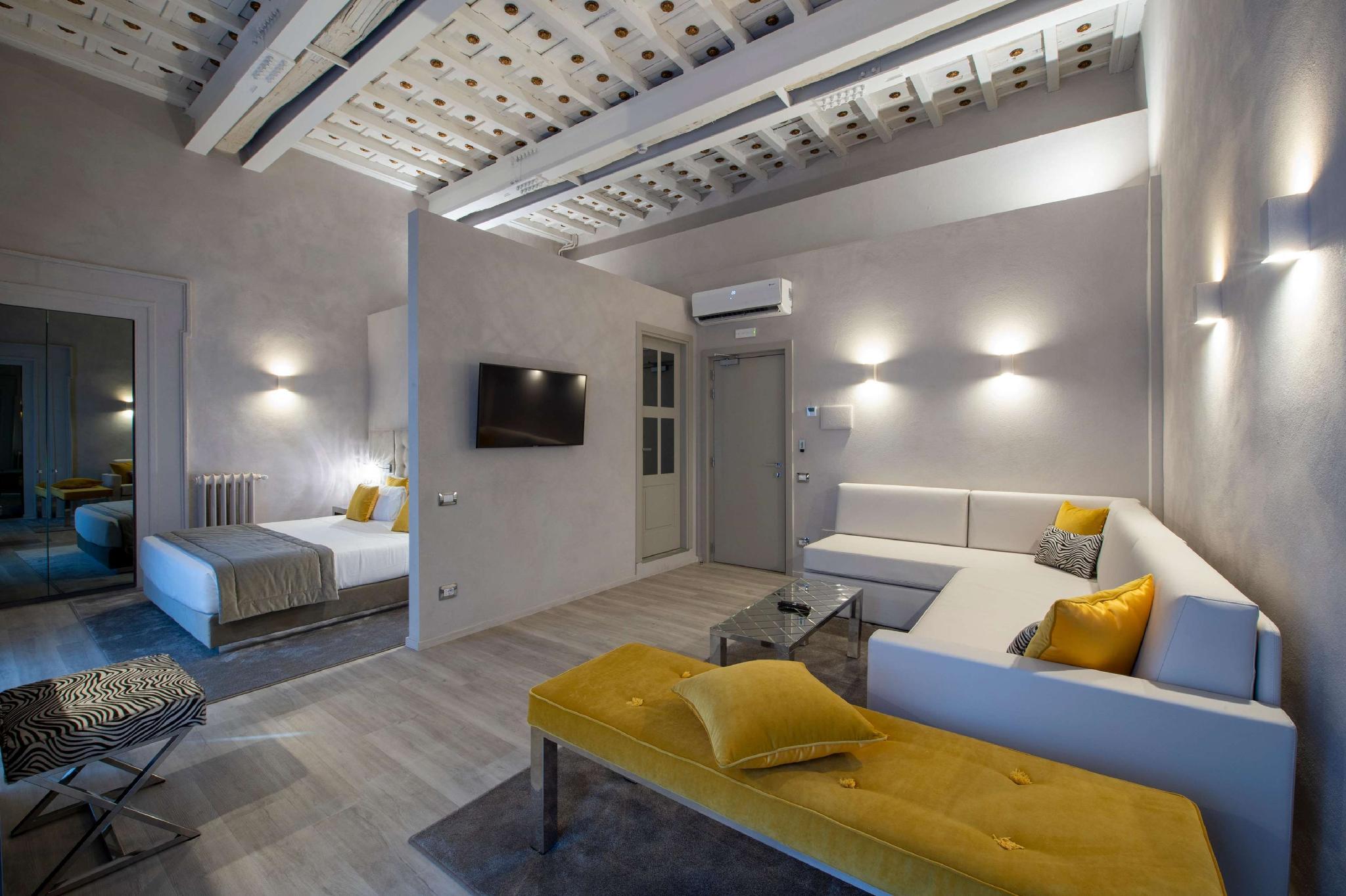 Pantheon Luxury 32/50