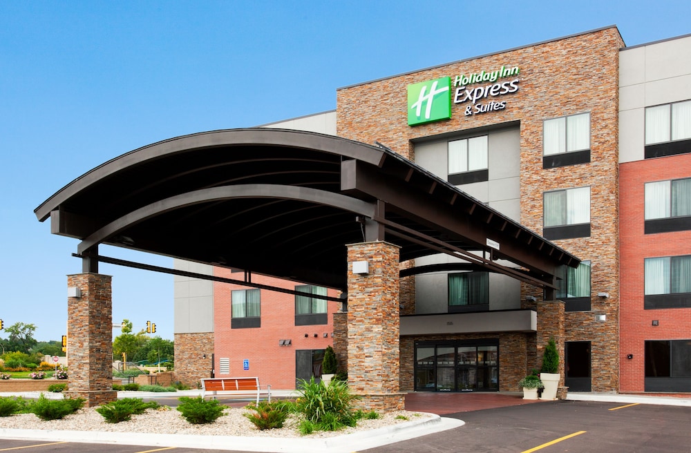 Holiday Inn Express Hotel Suites Rochester 3/51