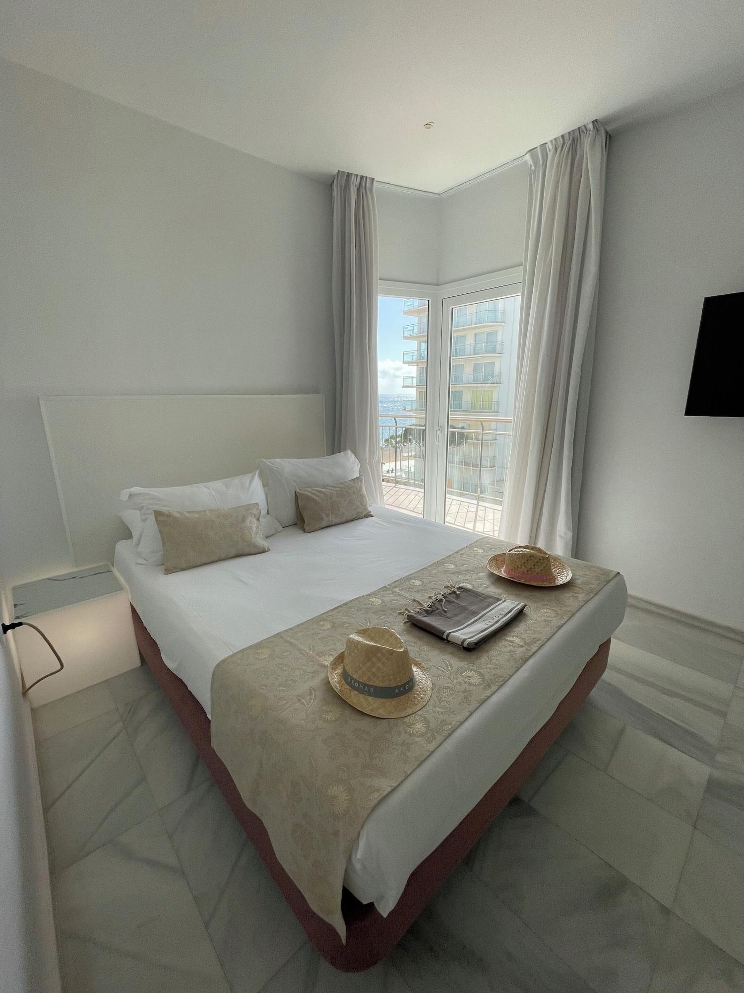 غرفة أساسية بشرفة لذوي الإعاقة، Hotel Aromar 2/4