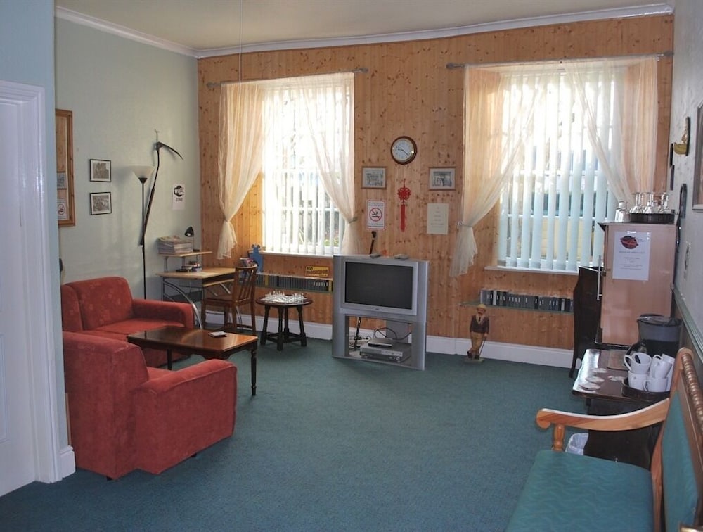 College Guest House 30/37