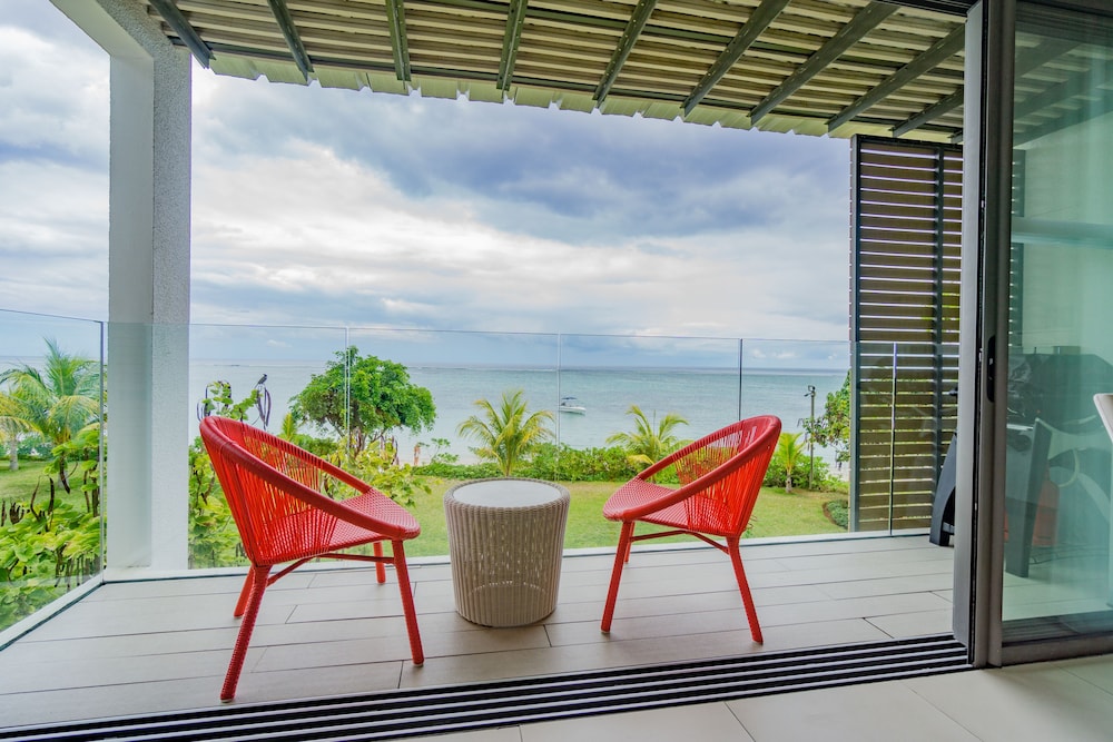 Villasun Seafront Apartment at Cap Ouest 7/29