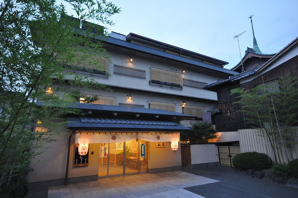 Gion Ryokan Karaku 4/49