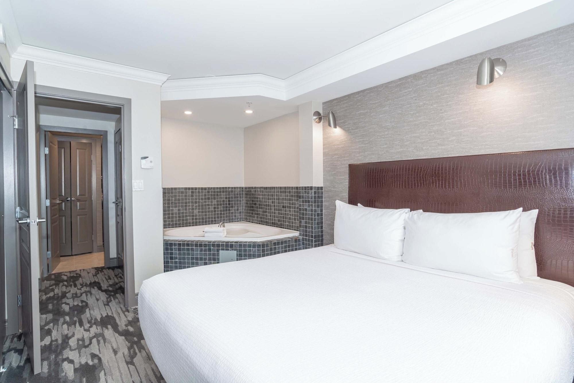 Suite, King Bed, Laundry, Hot Tub, Kitchen