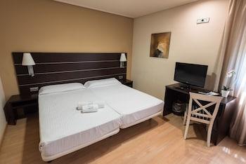 Room, Double or Twin Bed
