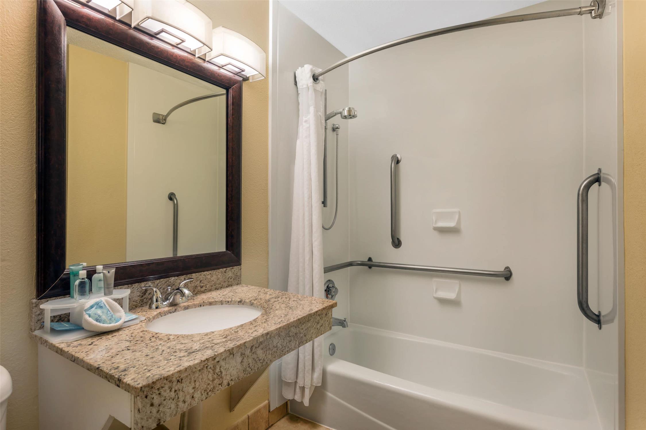 Wyndham Garden Summerville 37/39