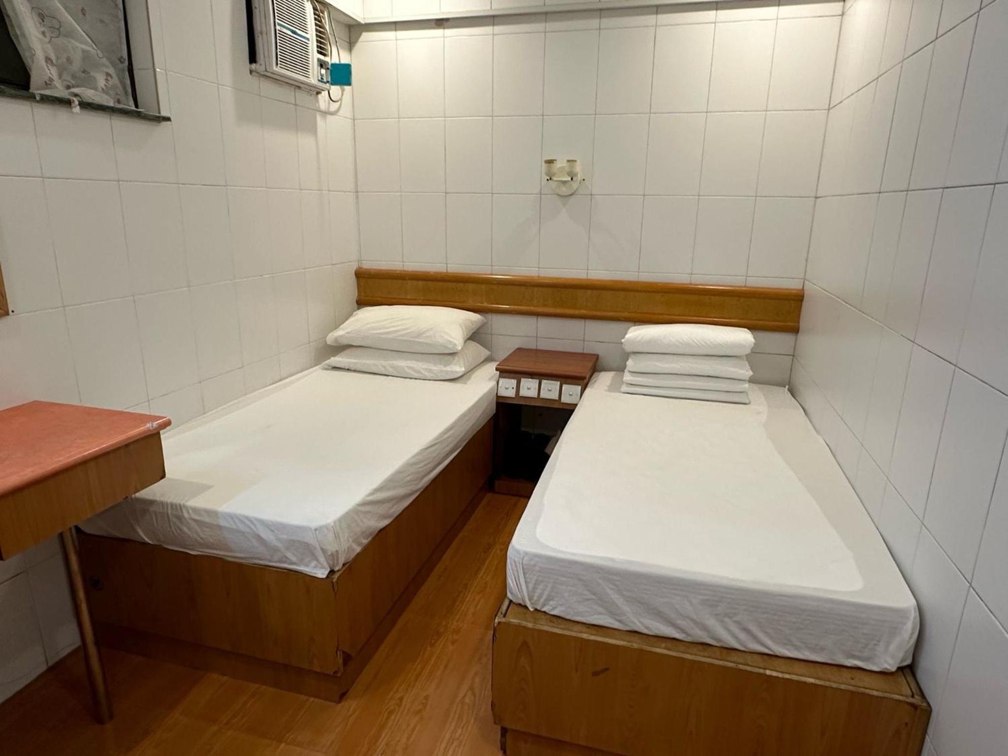 Room, Twin Beds, Shared Bathroom