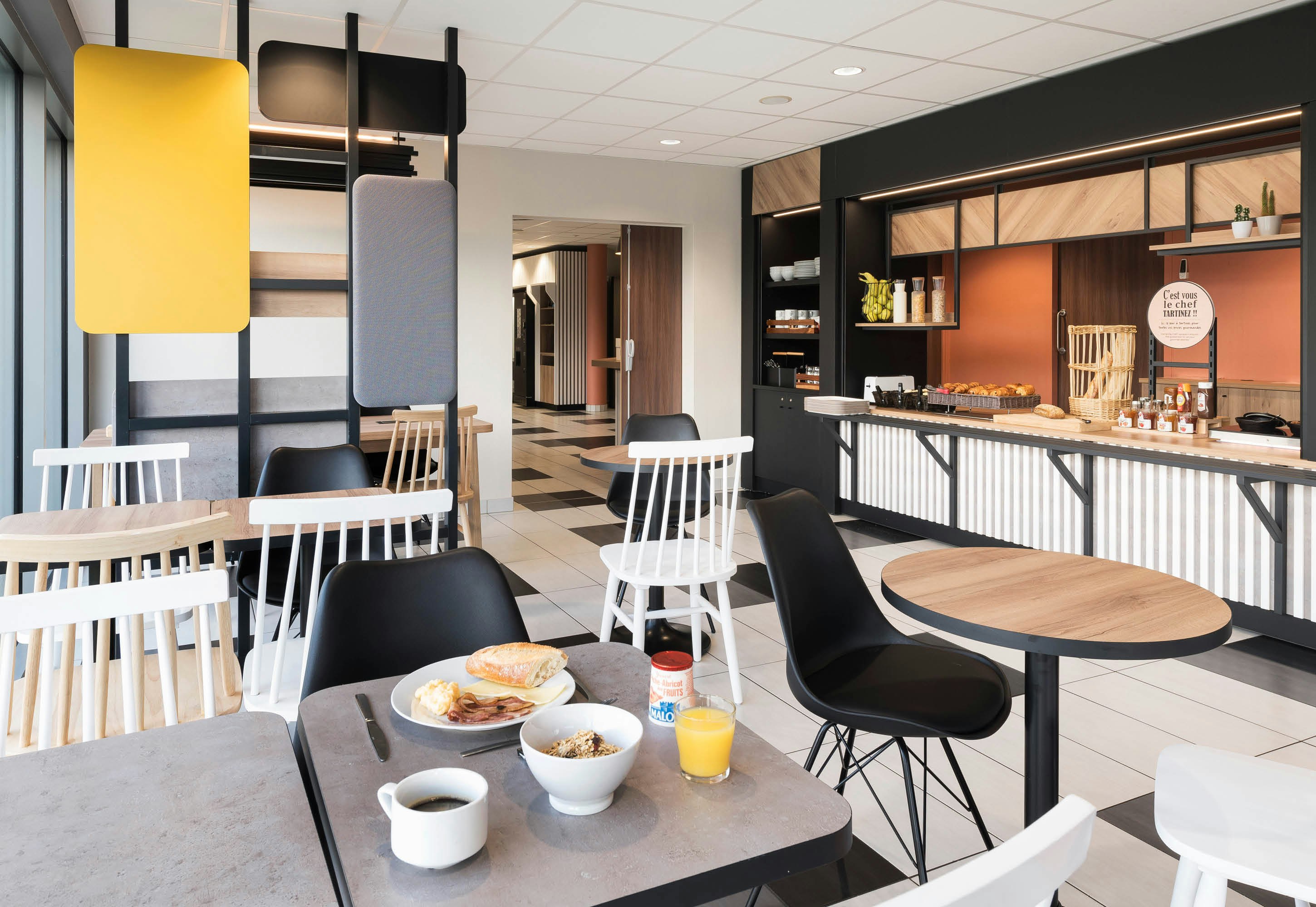 B&B HOTEL Laval Ouest 25/32