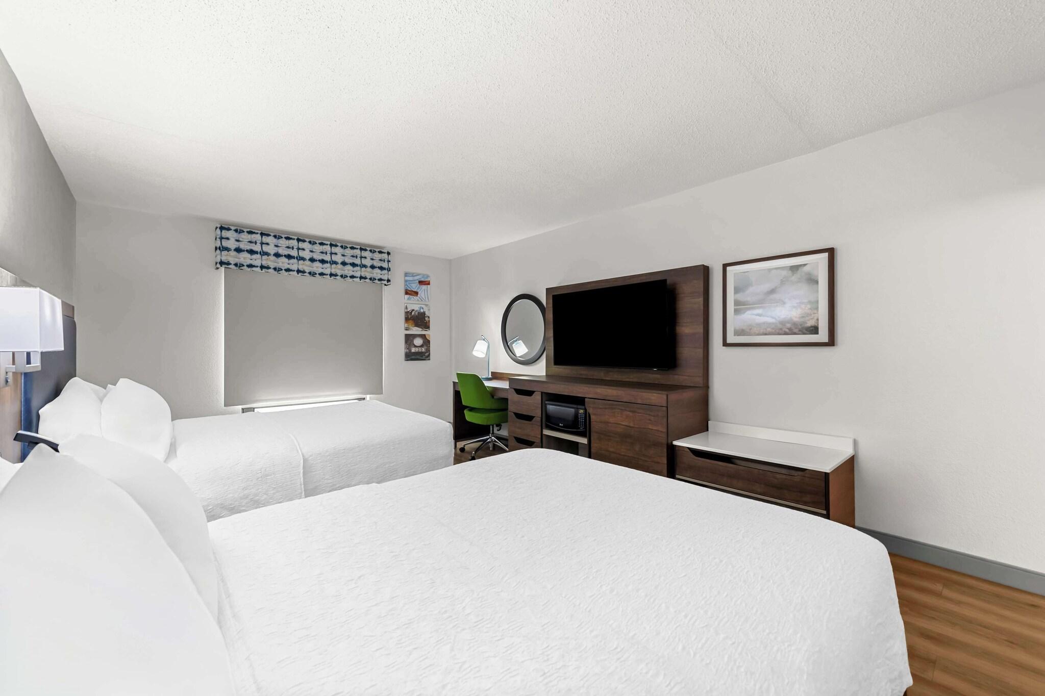 Studio, King Bed