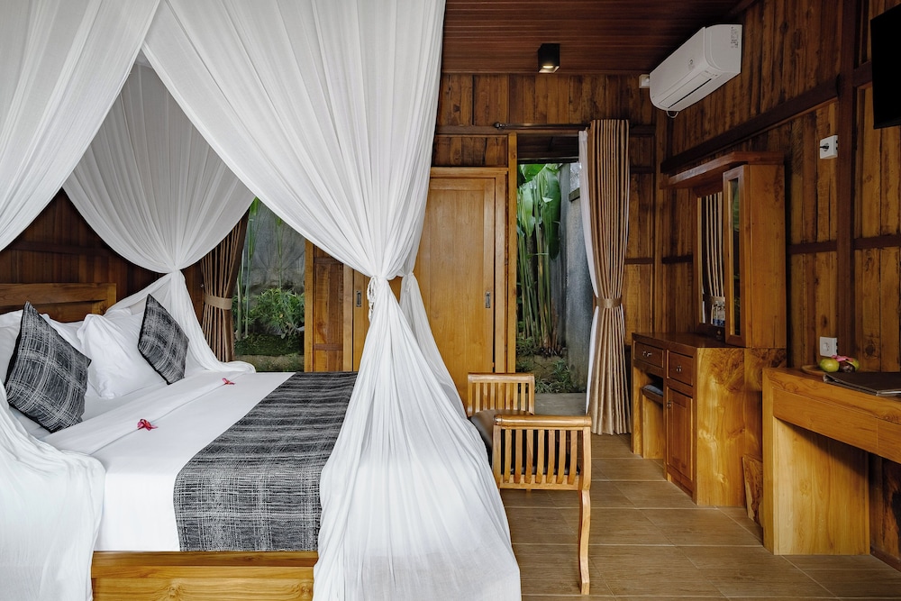1 Bedroom, Pool, Wooden, Villa, Double Bed, Valley View، Yanyan Resort Ubud 2/10