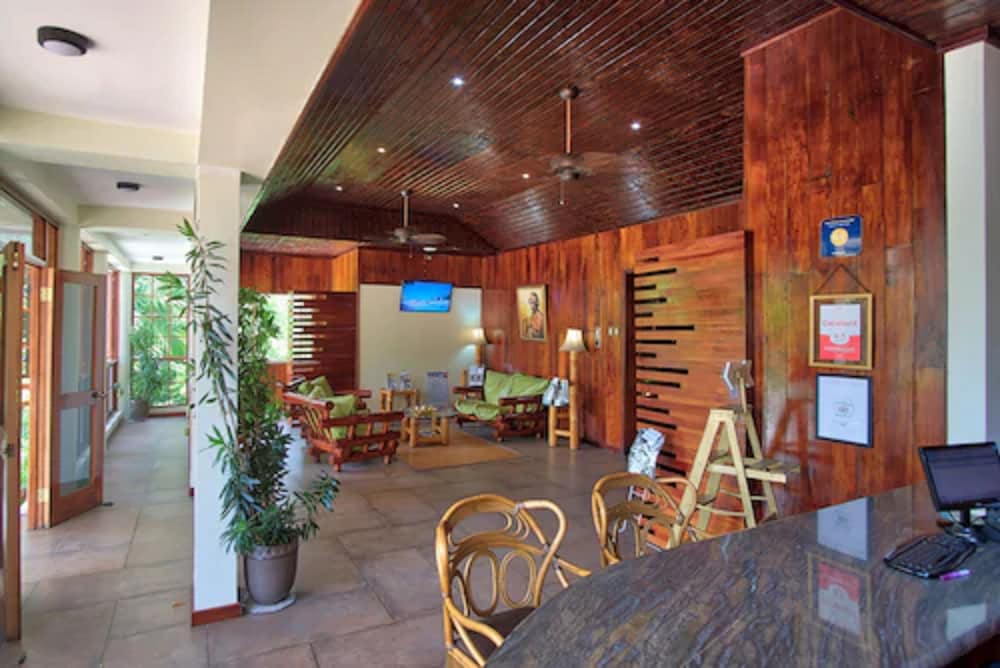 Hibiscus Lodge 9/58