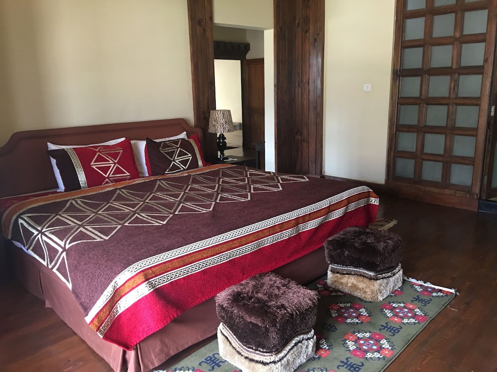 1 BEDROOM, STANDARD, DOUBLE OR TWIN BED