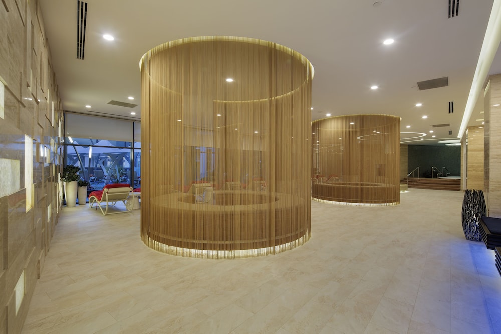 The Sense De Luxe Hotel 7/50
