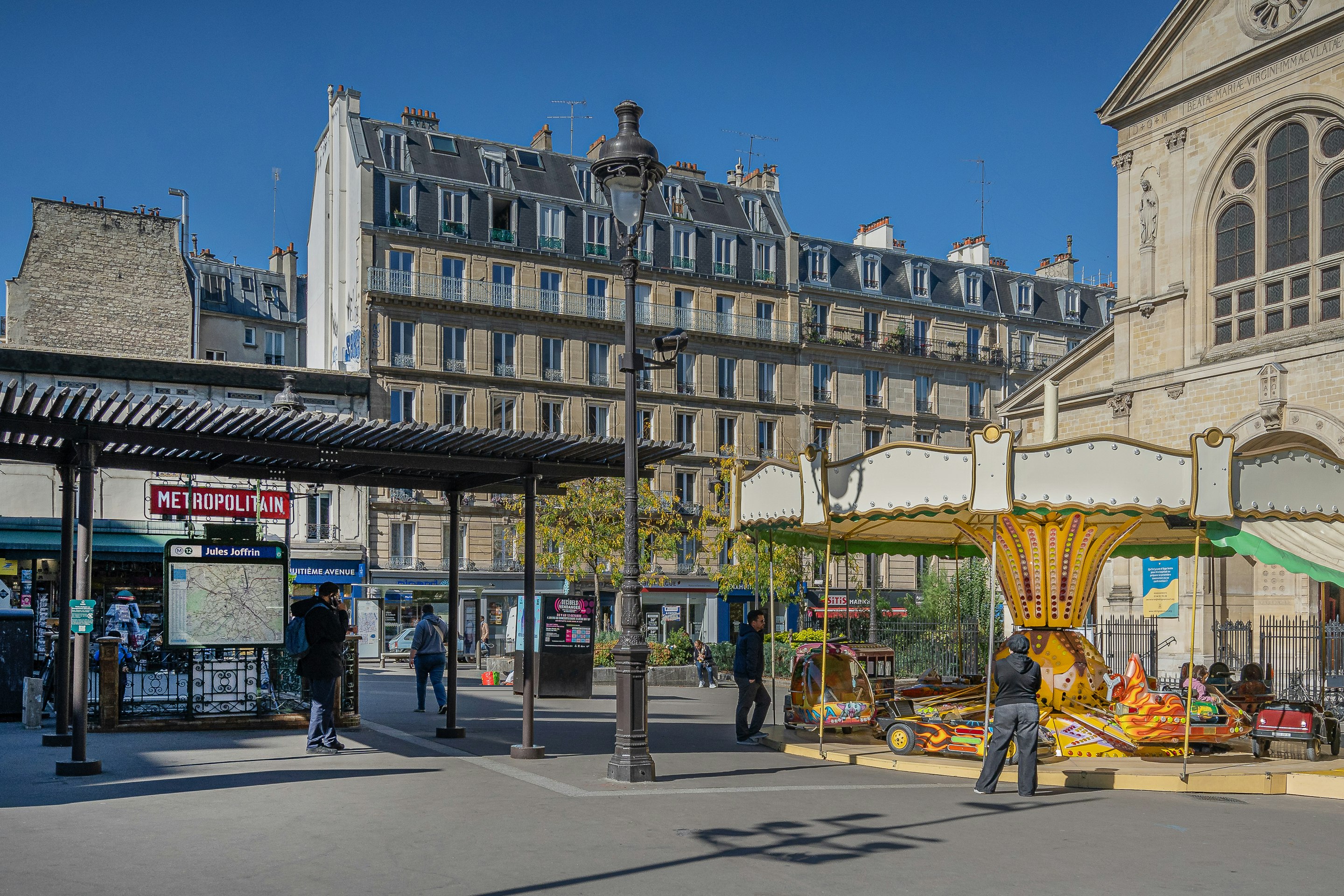 YUNA MONTMARTRE 57/64