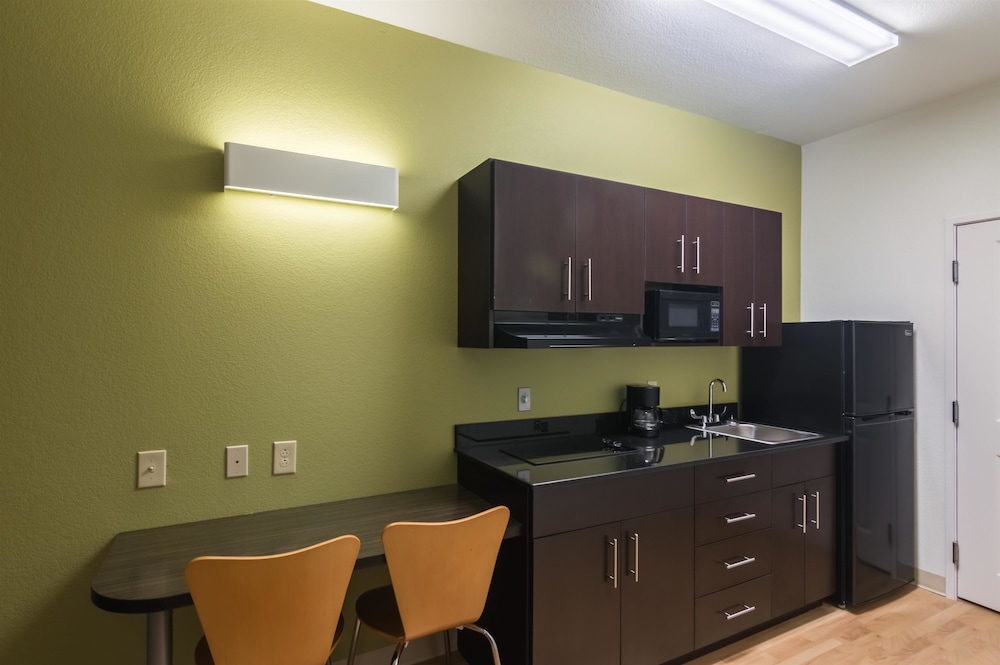 Days Inn & Suites by Wyndham Colorado City/I-20 30/37