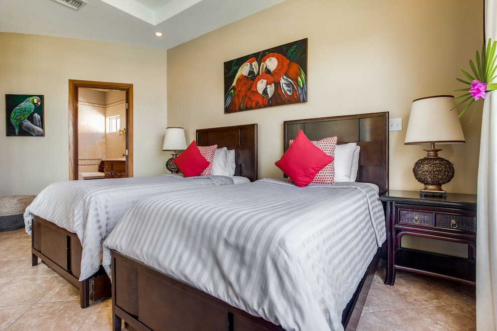 3 BEDROOMS, CONDO, OCEAN VIEW