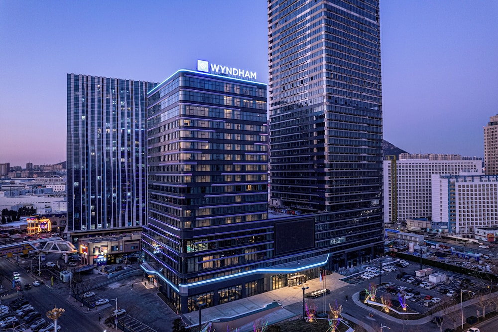 Wyndham Dalian Jinpu 2/58