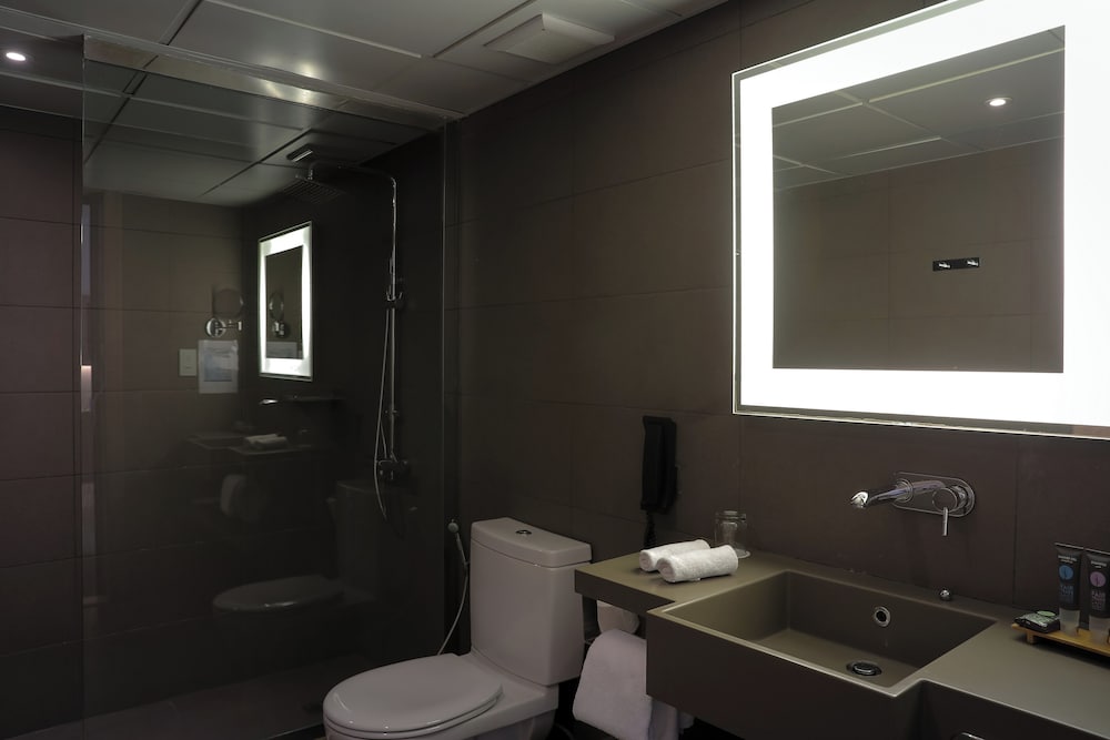 نوفوتيل جدة(Novotel Jeddah Tahlia) 74/75
