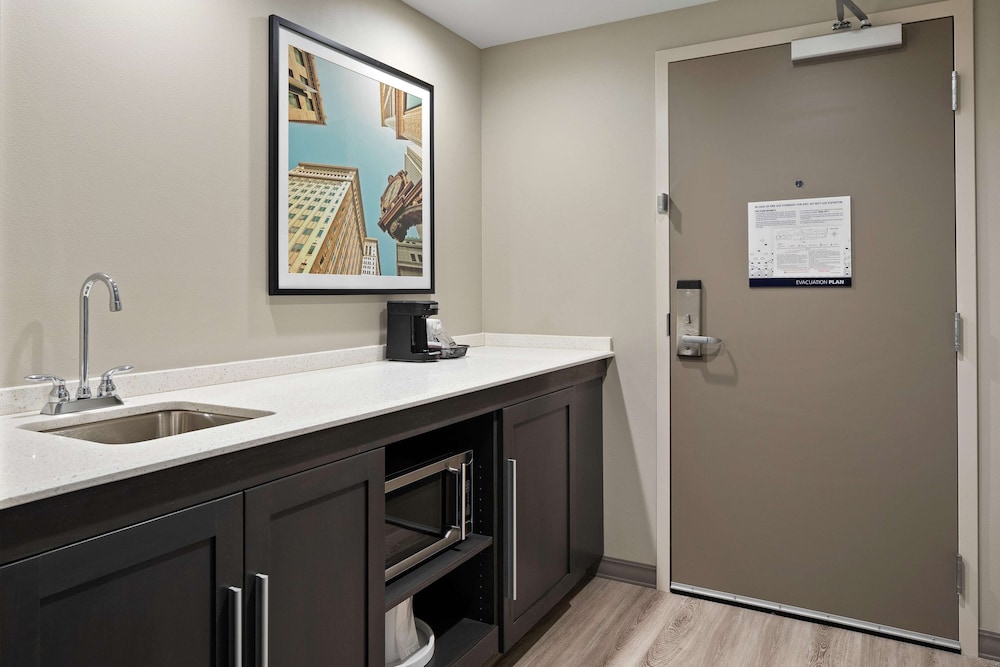 Hampton Inn and Suites Cranberry Pittsburgh 39/42