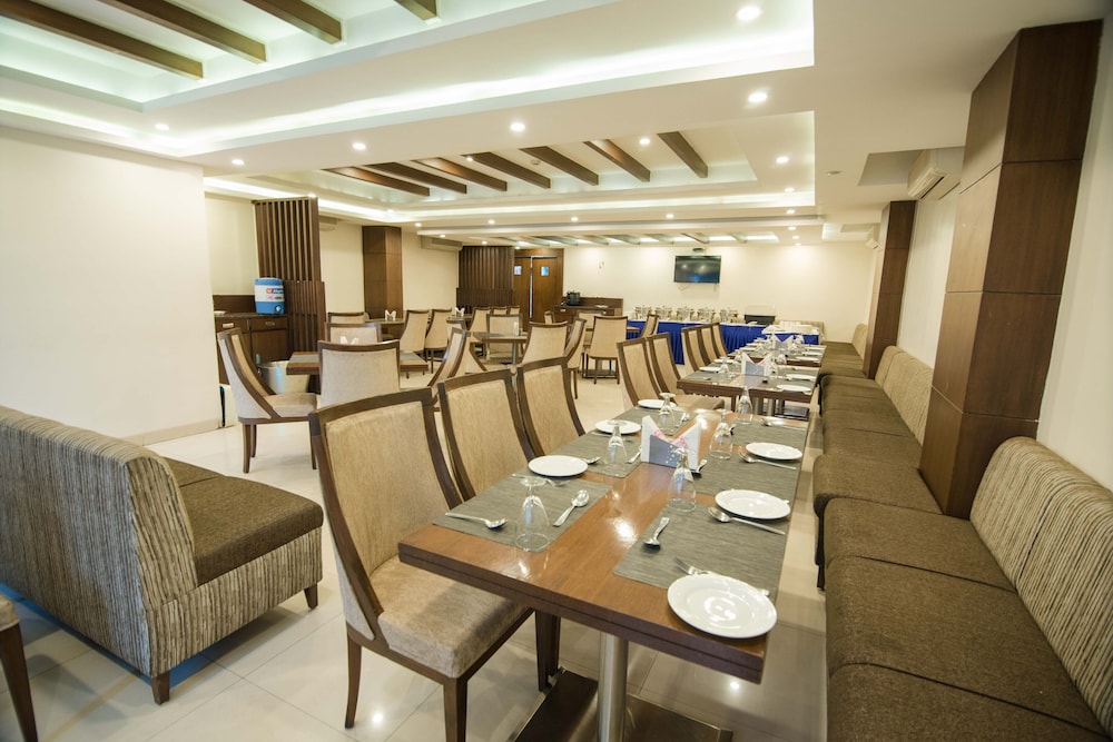 LN Hotels and Resorts 39/48