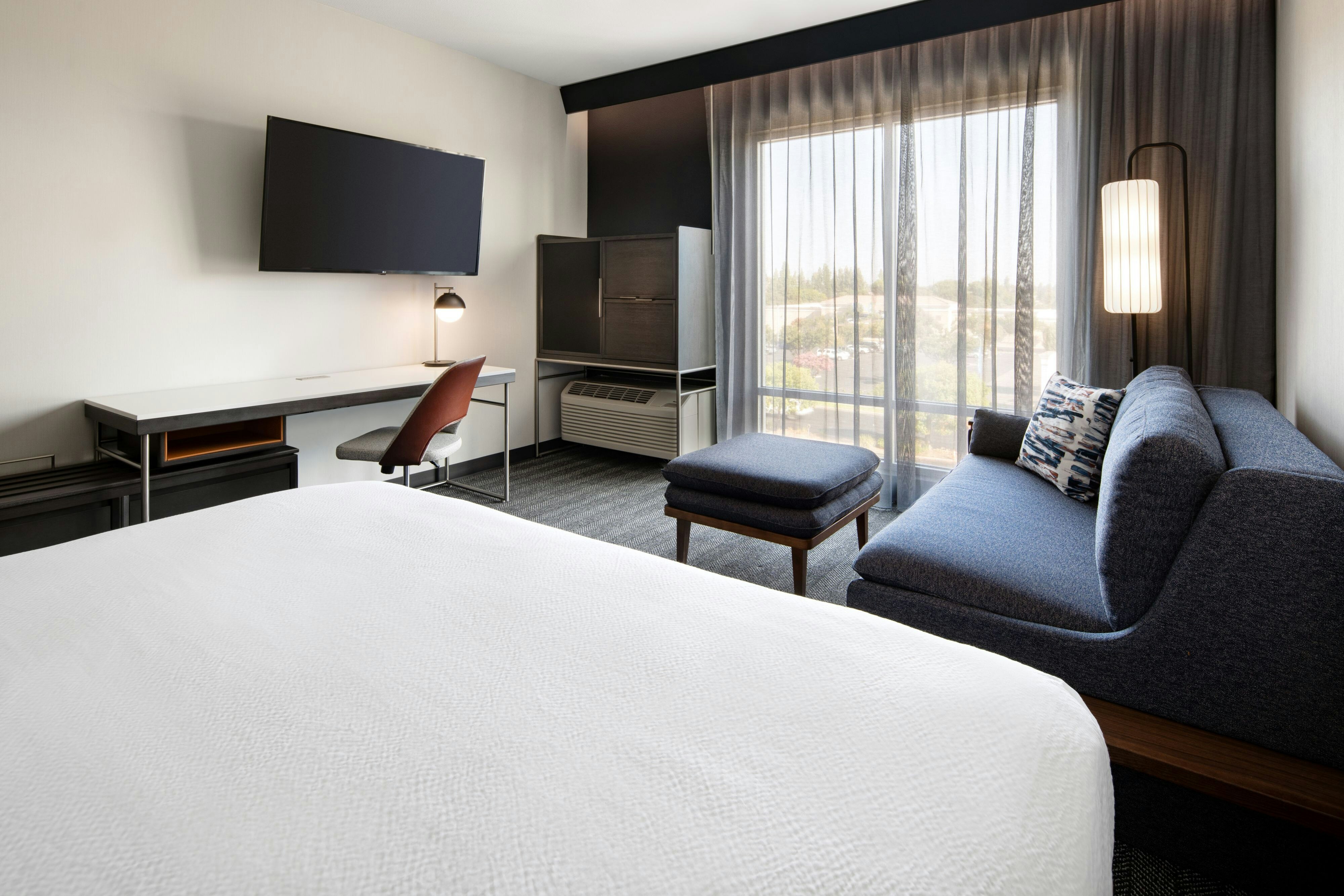 Courtyard by Marriott Fresno Clovis 2/3