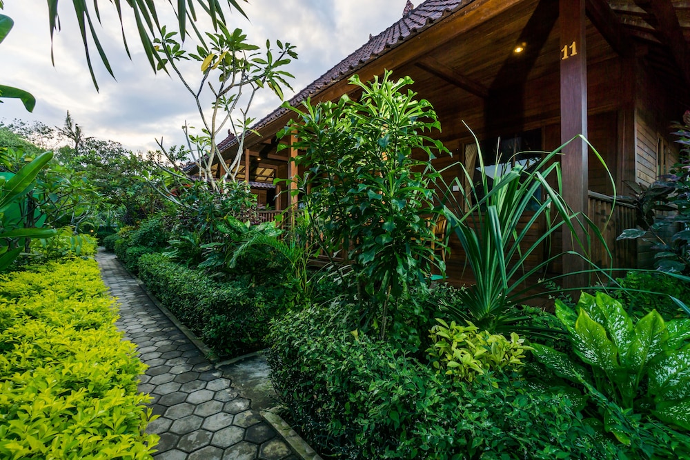 Laguna Reef Huts 58/70