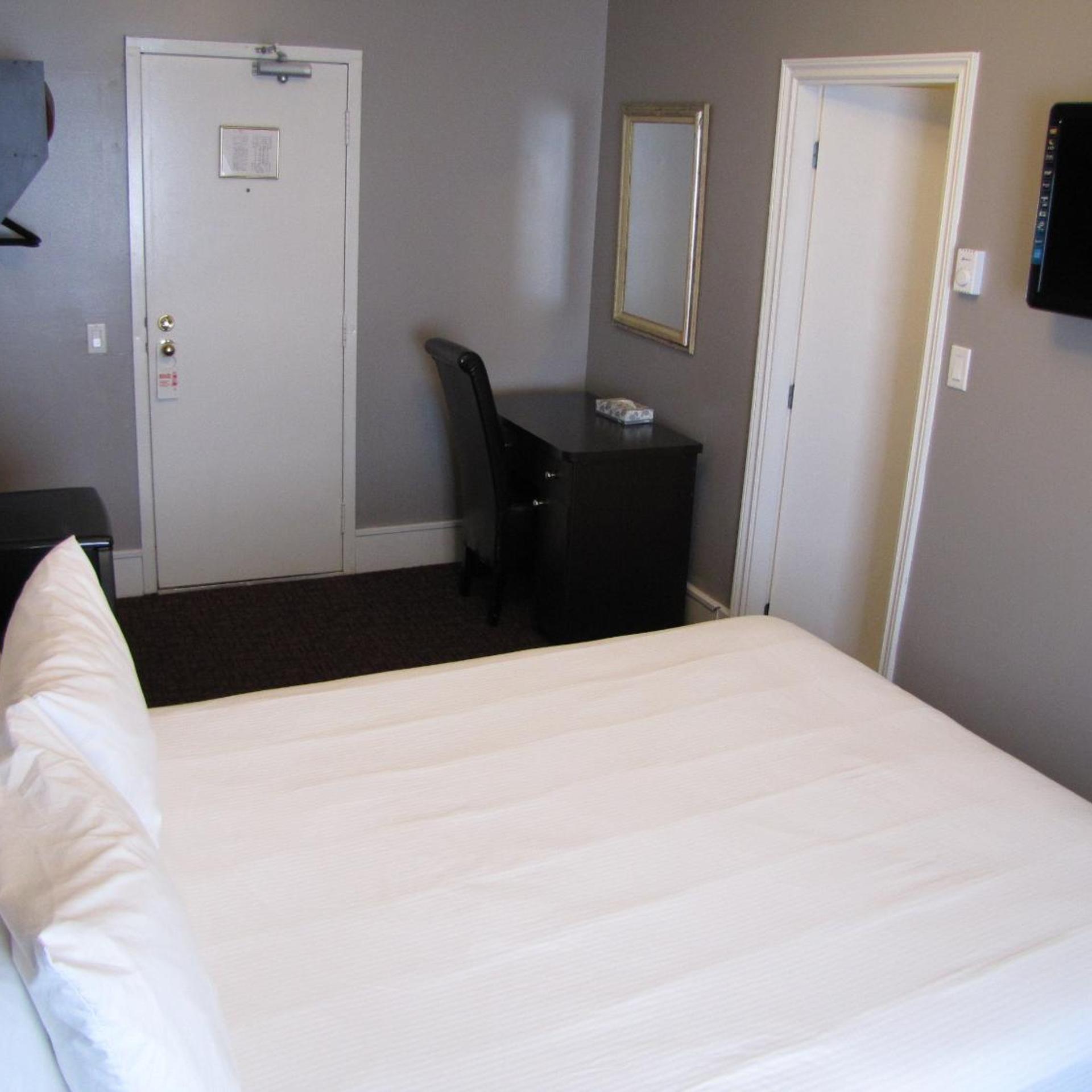 Barclay Hotel 5/41
