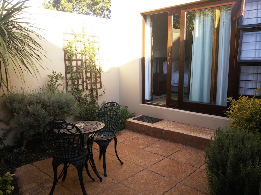 Dunton Guest House 27/50