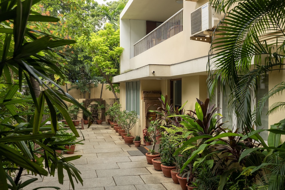 HANU REDDY RESIDENCES - WALLACE GARDEN 41/50