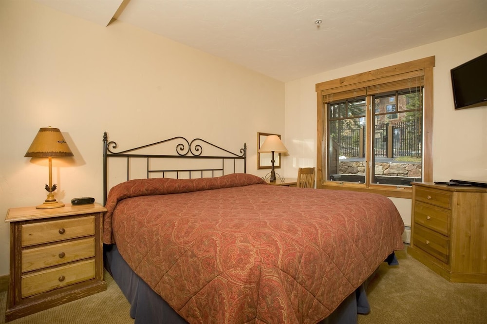 Mountain Thunder Lodge 24/80