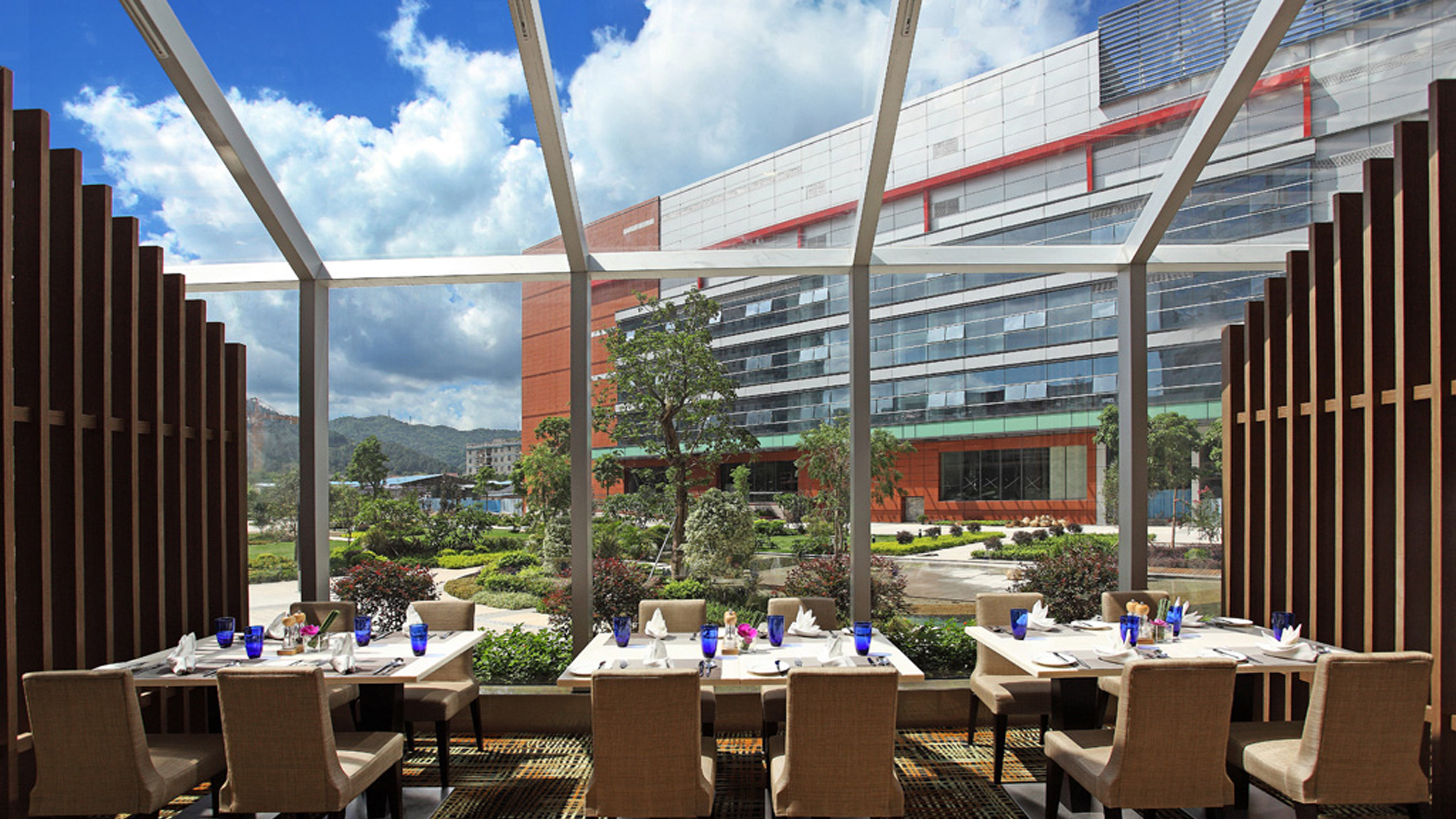 Crowne Plaza Zhongshan Wing on City 42/50