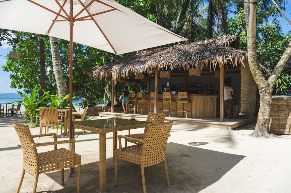El Nido Mahogany Beach 54/70
