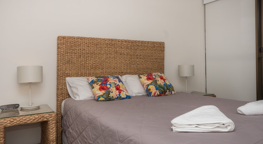 Norfolk Luxury Beachfront Apartments 17/74
