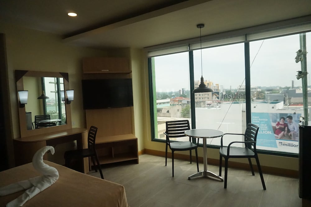 New Dawn Hotel Plus 55/79