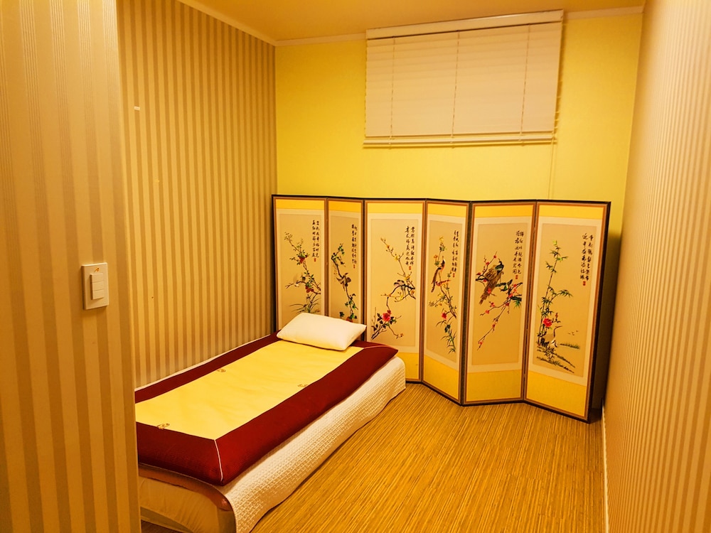 MAMA GUEST HOUSE 38/67