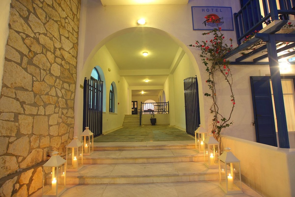 Paros Inn Hotel 10/50
