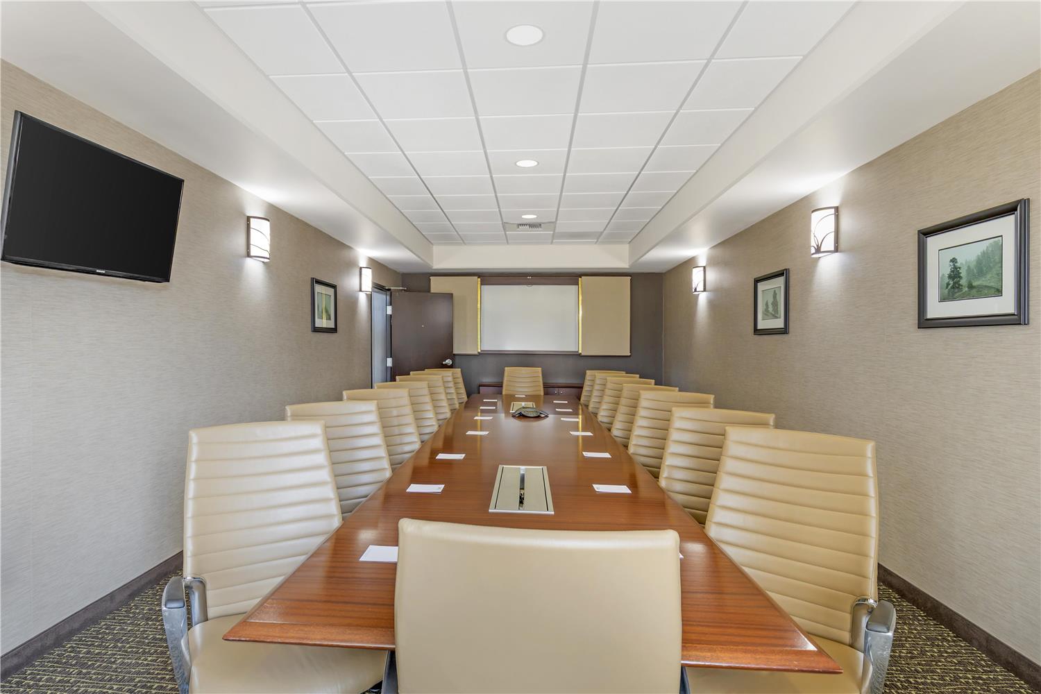 Best Western Plus Havre Inn & Suites 51/57
