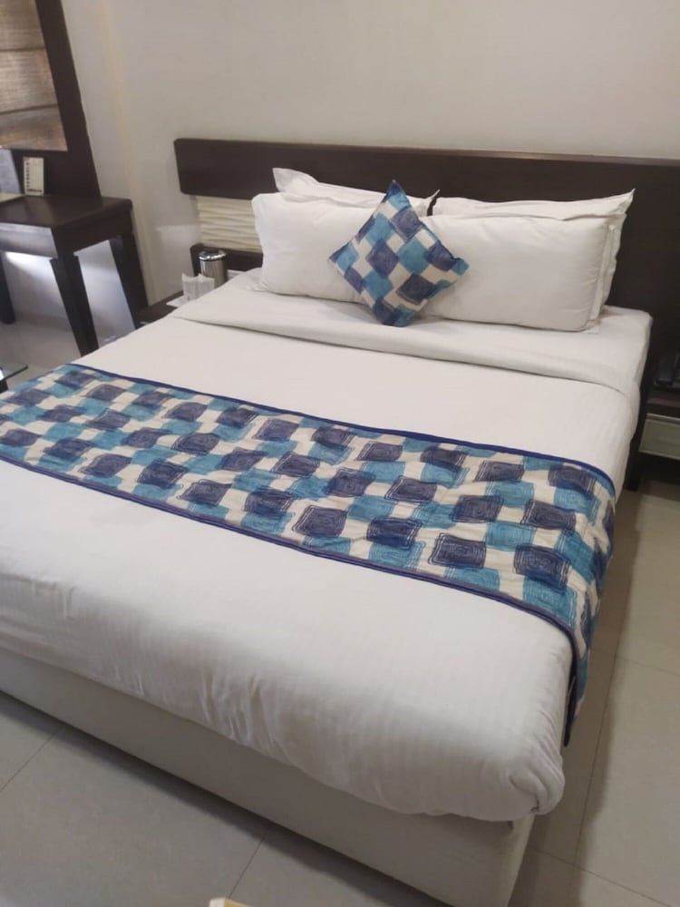 Hotel Shree Narayana 8/28