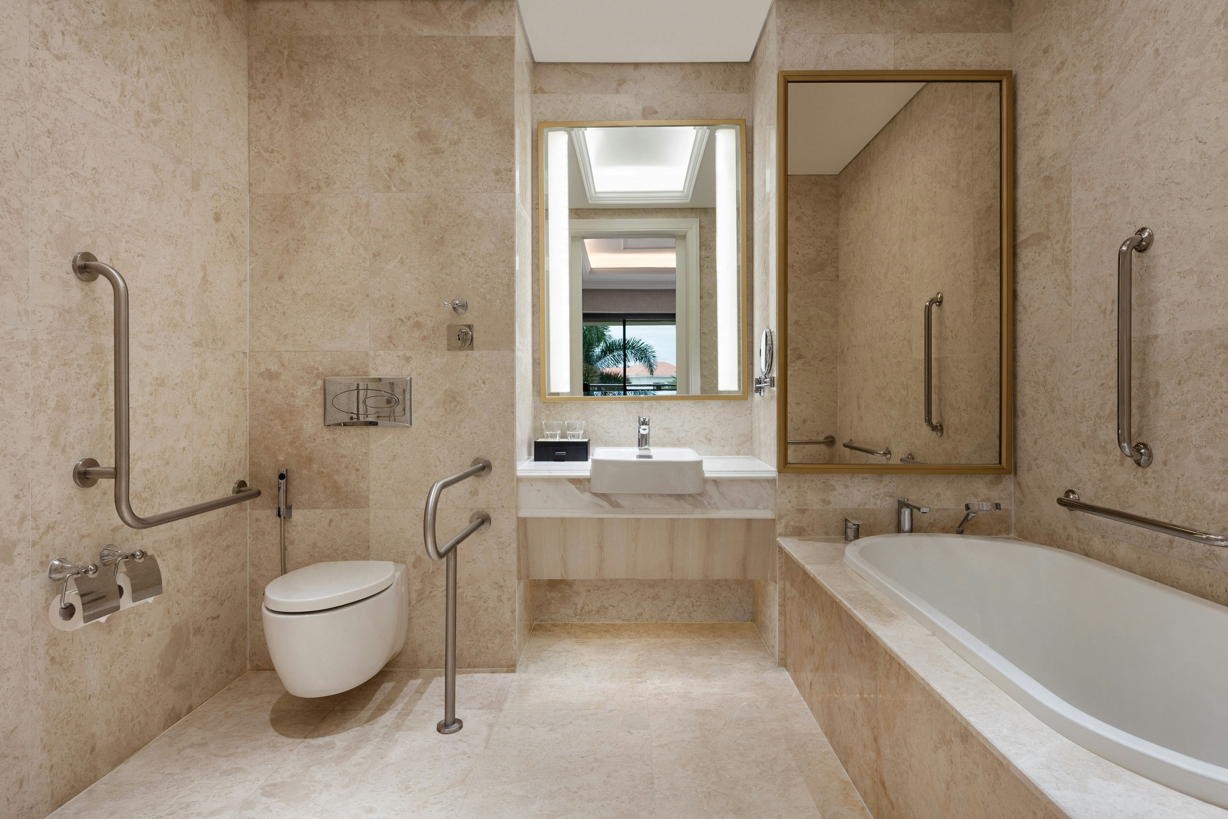 غرفة بسرير كينج، Sheraton Grand Danang Beach Resort and Spa 2/2