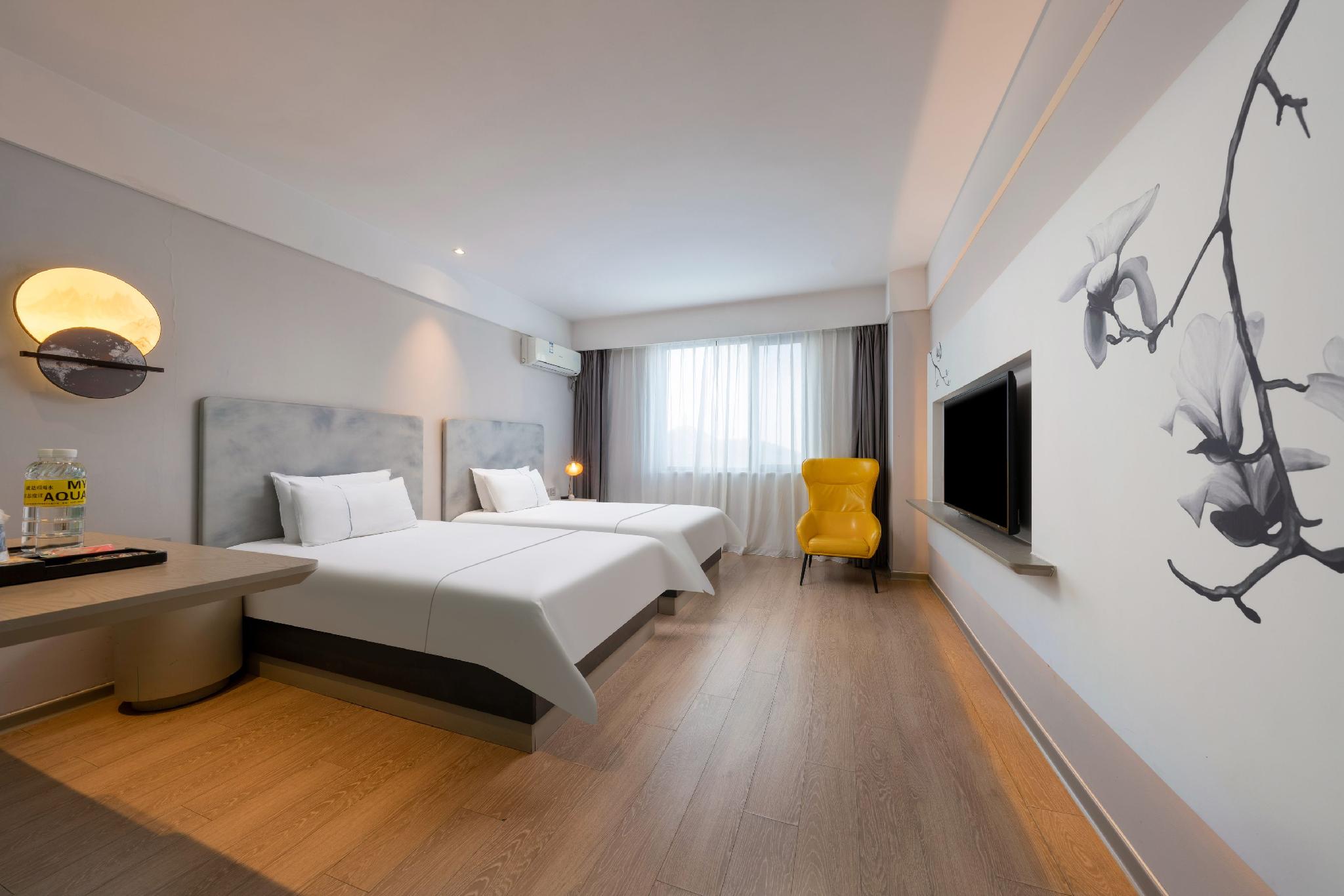 Standard, Twin Beds