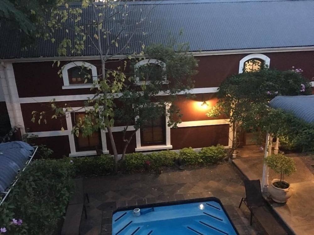 Roosenwijn Guest House 28/29