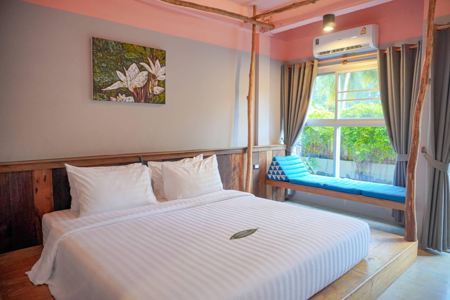 Deluxe, King Bed