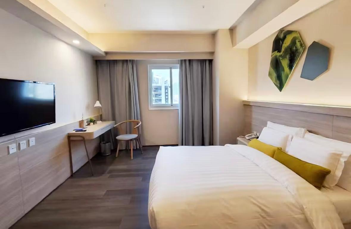 Exquisite, Double Bed