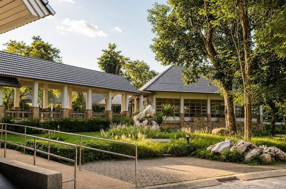 Sappraiwan Elephant Resort & Sanctuary 1/50
