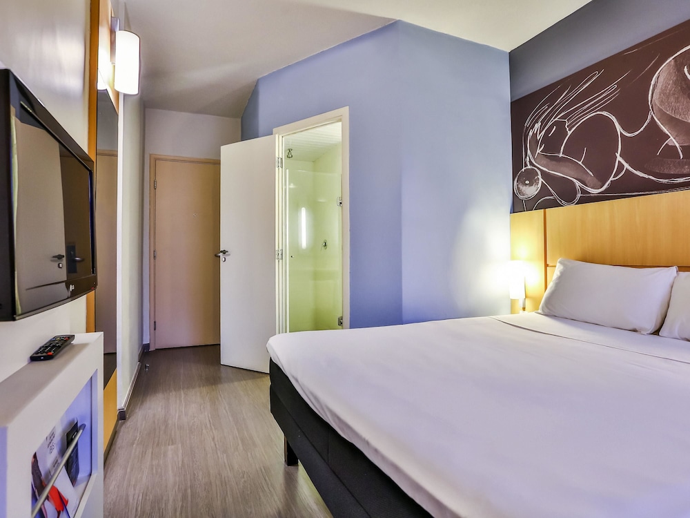 Ibis Goiania 26/64