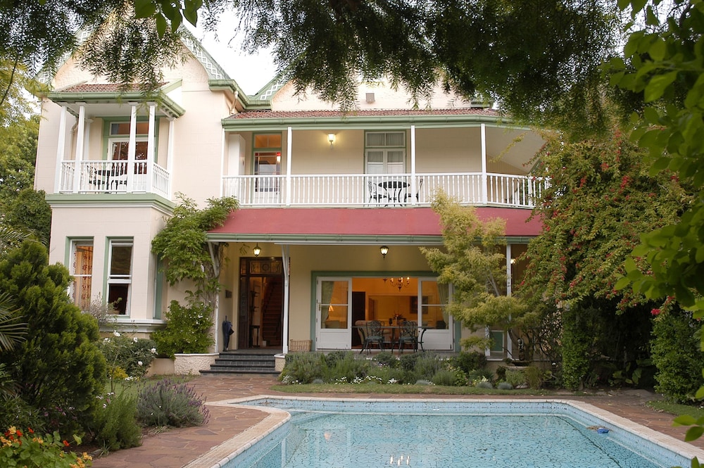 Hacklewood Hill Country House in GQEBERHA