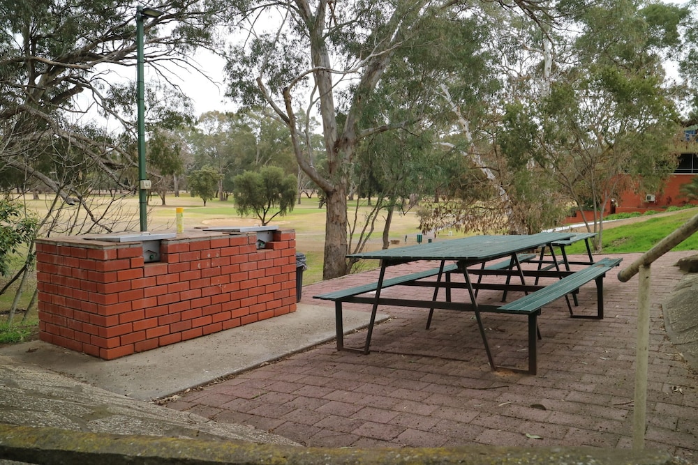 Corowa Golf Club Motel 18/32