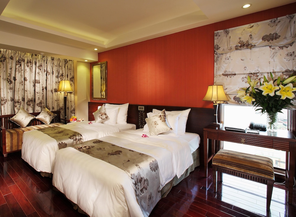 Golden Silk Boutique Hotel 20/70