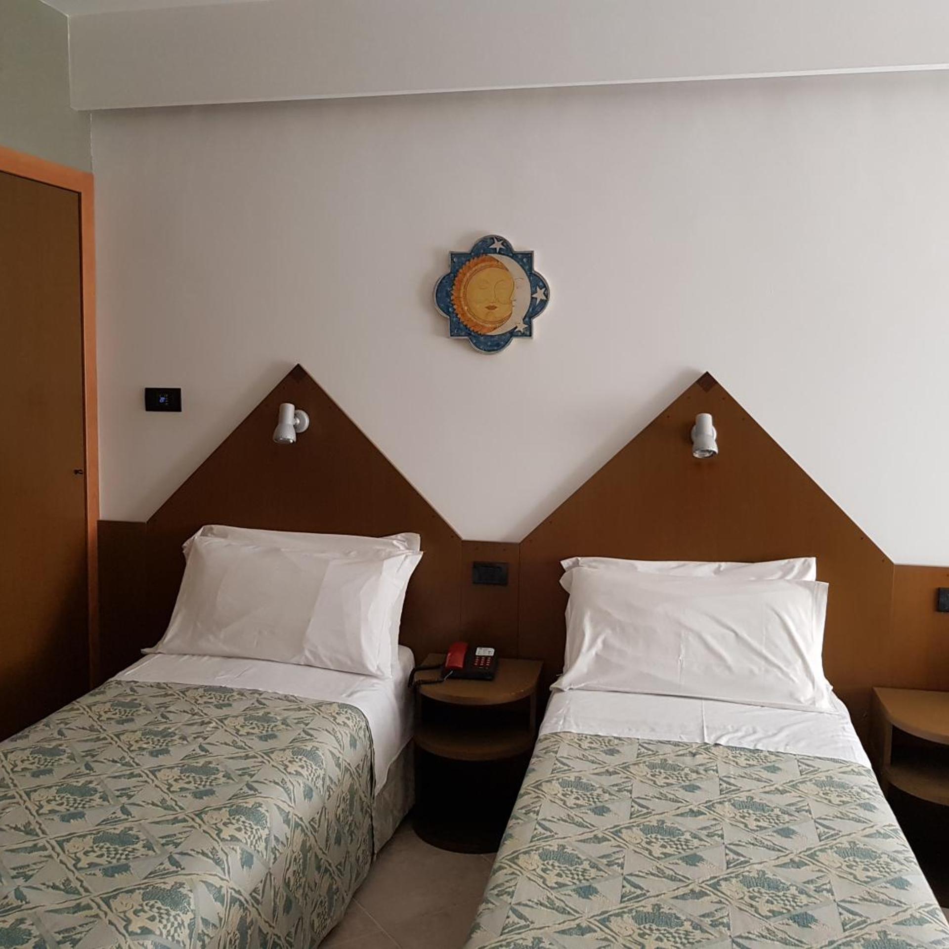 ROOM, TRIPLE